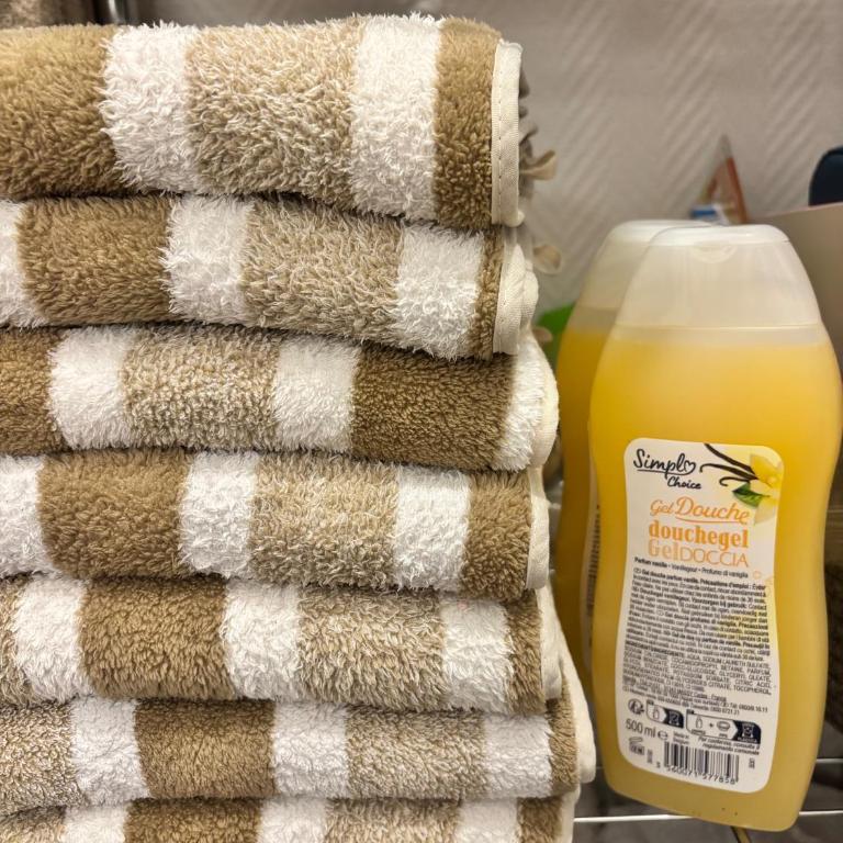 Shared Appart for up to 2 male traveler under 30s - Lit Simple dans Dortoir pour Hommes - 10