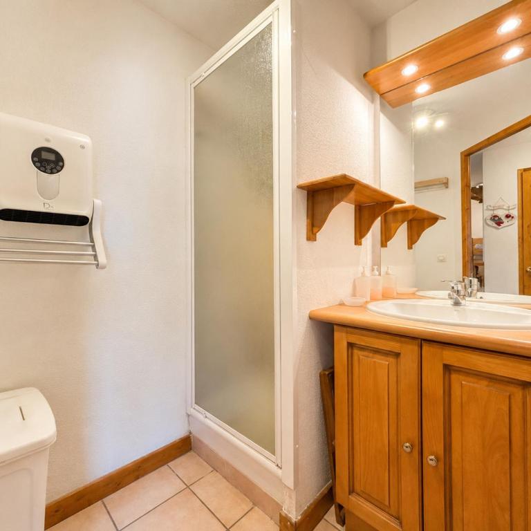 Appartement cosy 4 personnes avec WIFI et parking au pied des pistes - FR-1-505-5 - Appartement - 12