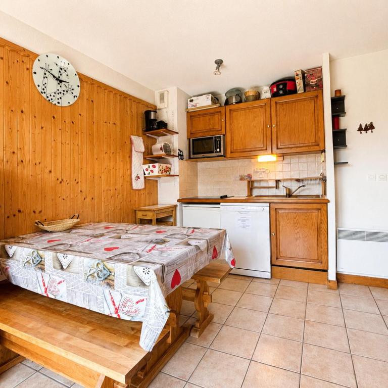 Appartement cosy 4 personnes avec WIFI et parking au pied des pistes - FR-1-505-5 - Appartement - 16