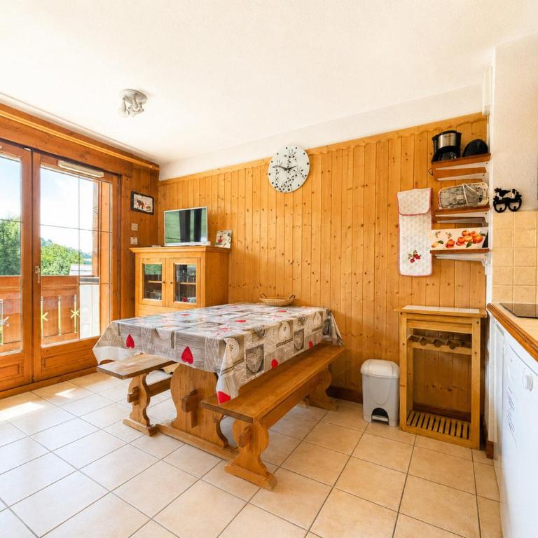 Appartement cosy 4 personnes avec WIFI et parking au pied des pistes - FR-1-505-5 - Appartement - 17