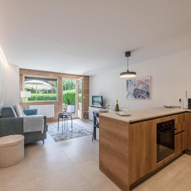 Appartement moderne avec terrasse et jardin privatif à Chamonix - Parking inclus - FR-1-343-267 - Apartment - 8