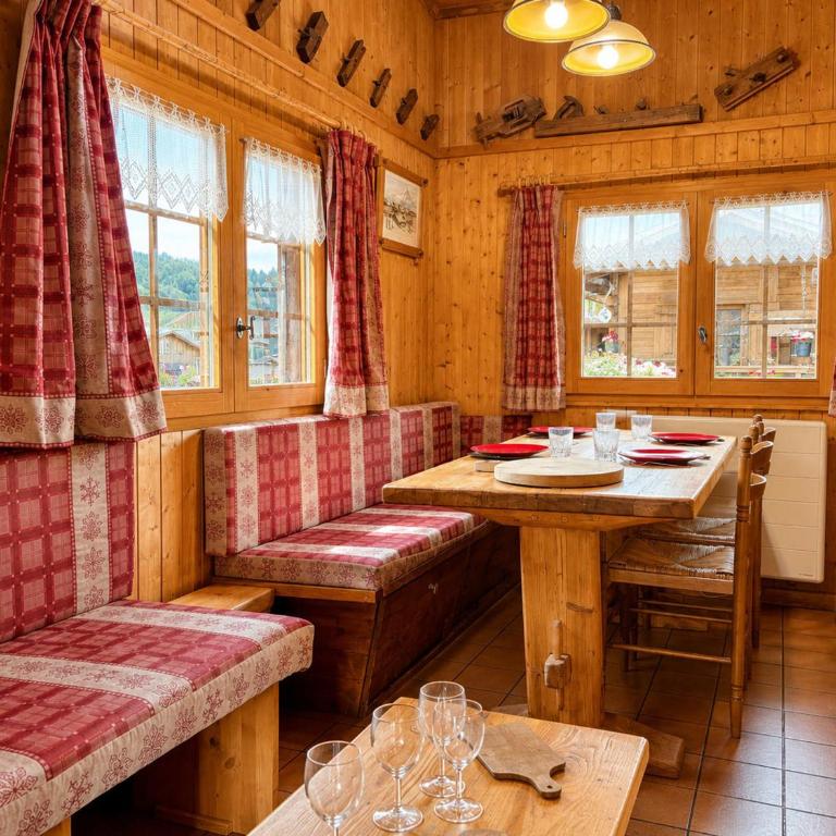 Chalet savoyard cosy au cœur du village, proche des pistes - Appartement 2 Chambres - 2