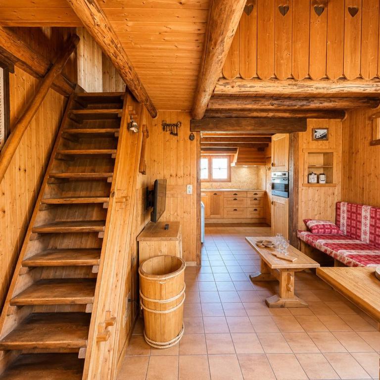 Chalet savoyard cosy au cœur du village, proche des pistes - Appartement 2 Chambres - 6