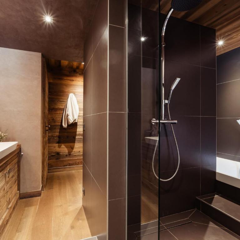 Chalet 5★, 9 pers., spa, cinéma, 4 chambres, navette 300 m - FR-1-304-310 - Chalet - 11