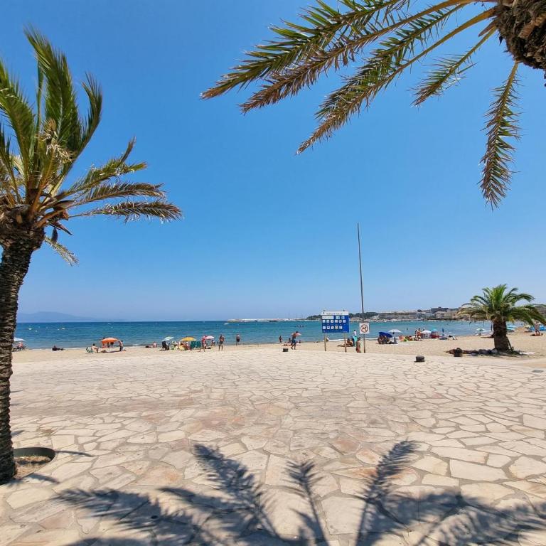 Apartamento de 3 habitaciones con terraza cerca de la playa - HISP-236-75 - Apartment - 22