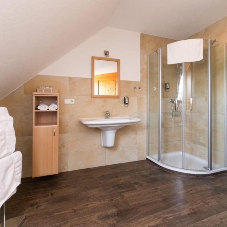 Frühstückspension Kleinschuster - Chambre Double avec Balcon - 3
