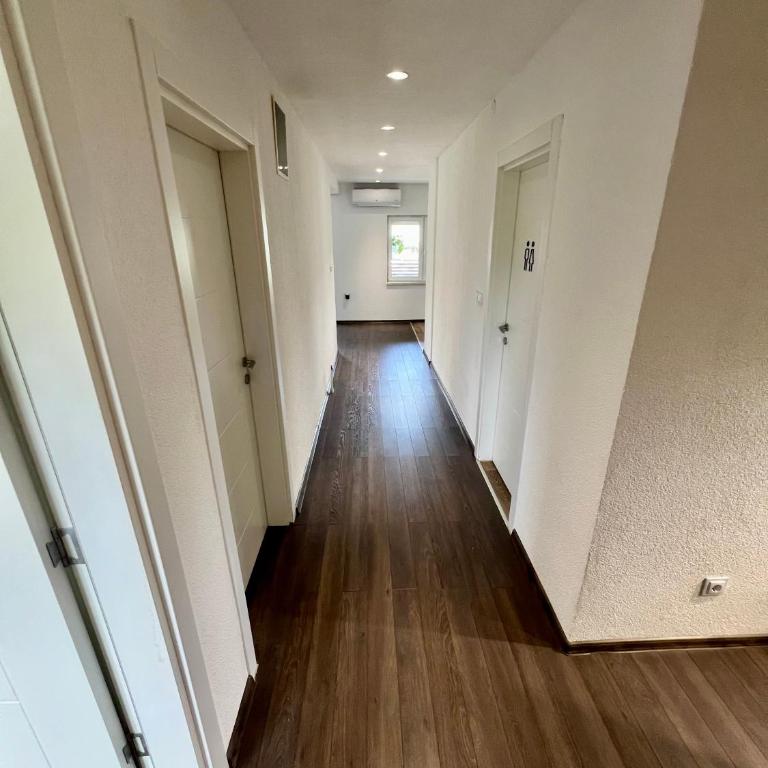 Brothers House - Deluks Apartman sa 2 Spavaće Sobe i Balkonom - 11