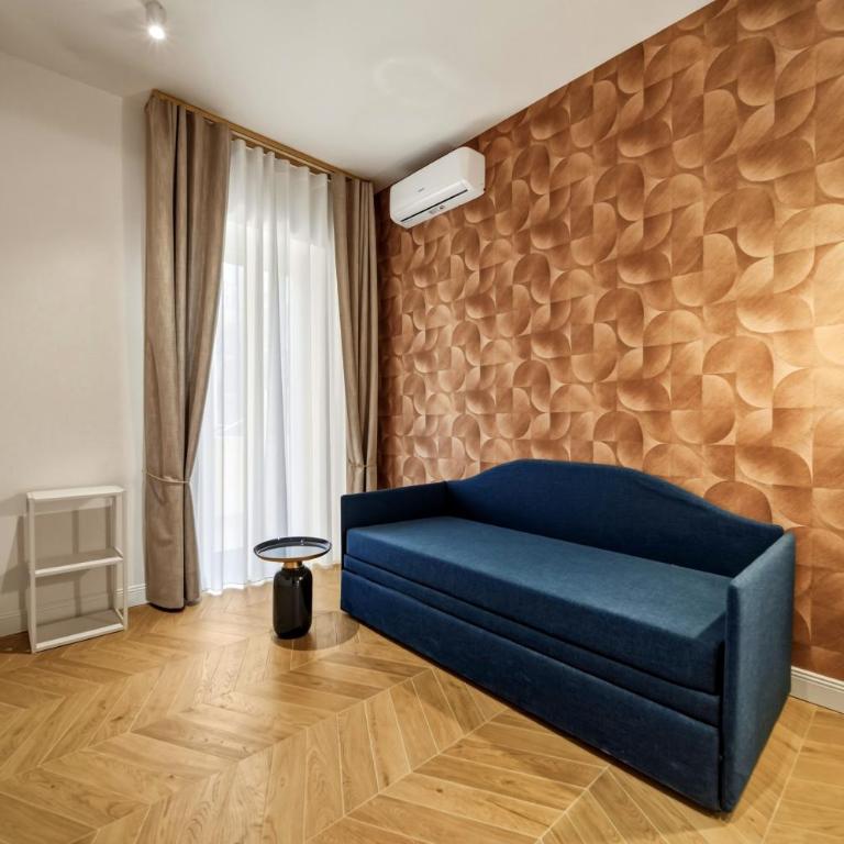 Alpha Domus 6 - Appartamento Deluxe con 2 Camere da Letto e Balcone - 11