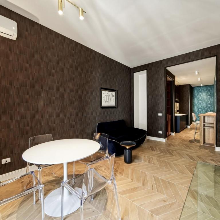 Alpha Domus 6 - Appartamento Deluxe con 2 Camere da Letto e Balcone - 21