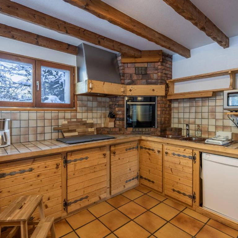 Chalet familial Savoyard près du Mont-Blanc - Accueille 10 pers. - FR-1-343-258 - Chalet - 6
