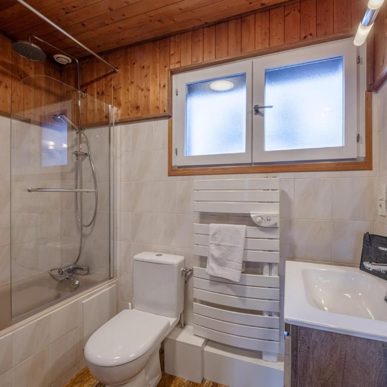 Chalet familial Savoyard près du Mont-Blanc - Accueille 10 pers. - FR-1-343-258 - Chalet - 14