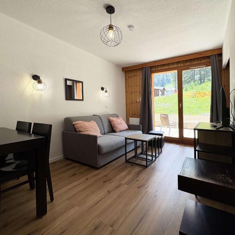 Appartement Confort 4 pers. aux Orres 1800 avec Piscine, Sauna, Hammam et Wifi Gratuit - FR-1-322-89 - Apartment (4 Adults) - 1