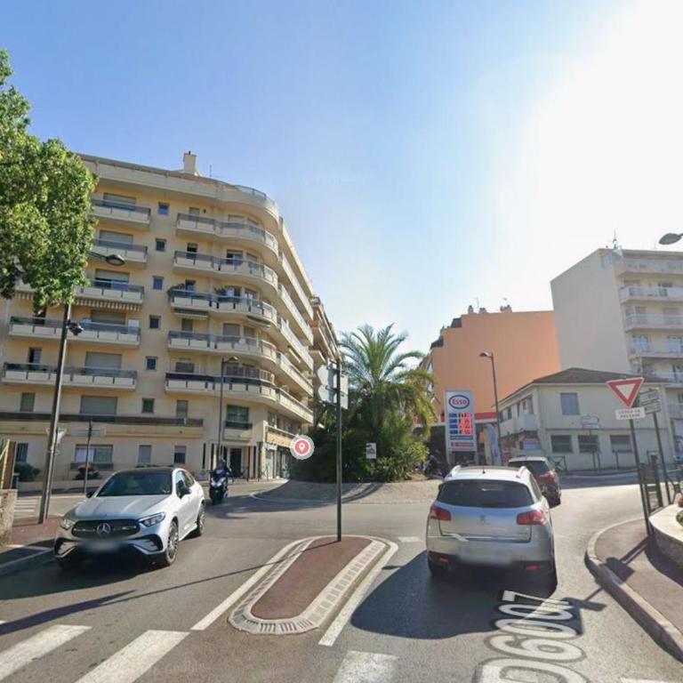 Agréable 2P dernier étage avec immense terrasse et parking privé - FR-1-196-390 - Appartamento - 10