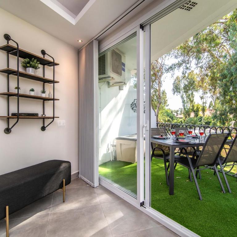 Fuentes del Rodeo - Apartamento Deluxe de 2 dormitorios con vistas al jardín - 3