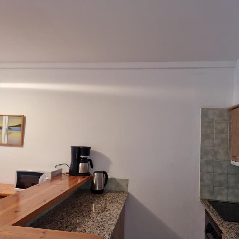 Apartamento acogedor a 50m de la playa con terraza - HISP-236-124 - Apartment - 13
