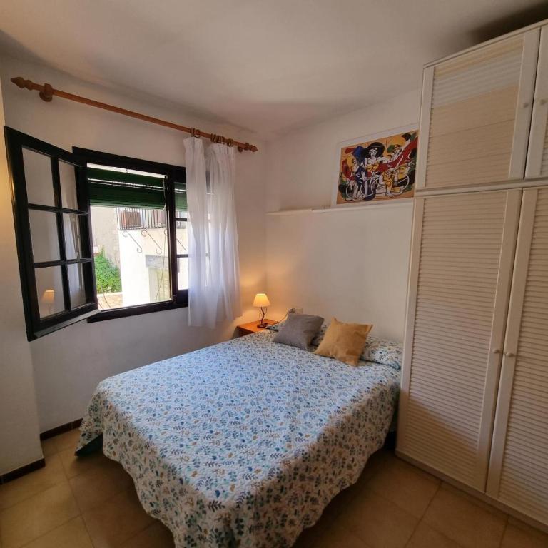Apartamento acogedor a 50m de la playa con terraza - HISP-236-124 - Apartment - 16