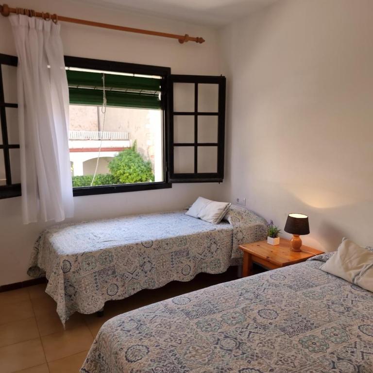 Apartamento acogedor a 50m de la playa con terraza - HISP-236-124 - Apartment - 17