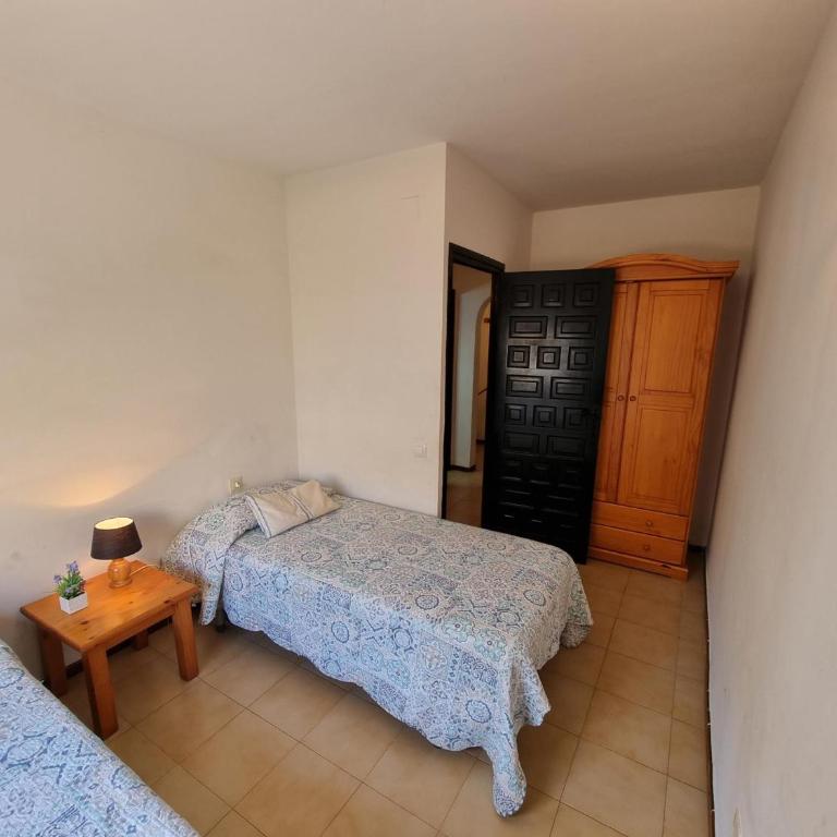 Apartamento acogedor a 50m de la playa con terraza - HISP-236-124 - Apartment - 18