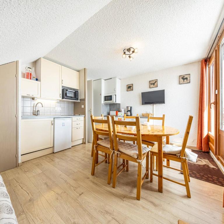 Appartement 6 pers balcon sud avec kitchenette à Saint-François-Longchamp - FR-1-807-106 - Appartement - 6
