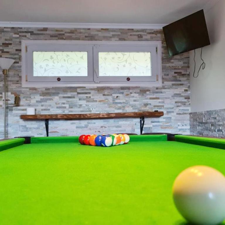 6 Bedroom Villa with Private Pool Games Room - Villa con piscina privada - 6