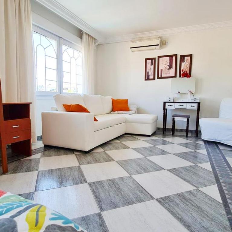 6 Bedroom Villa with Private Pool Games Room - Villa con piscina privada - 18