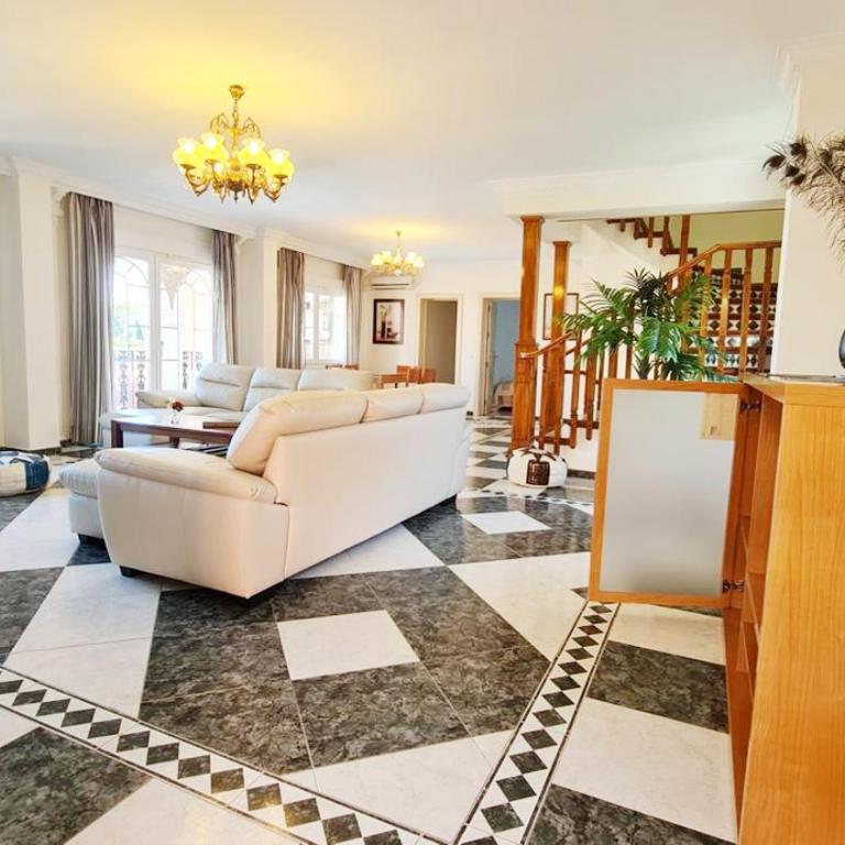 6 Bedroom Villa with Private Pool Games Room - Villa con piscina privada - 45
