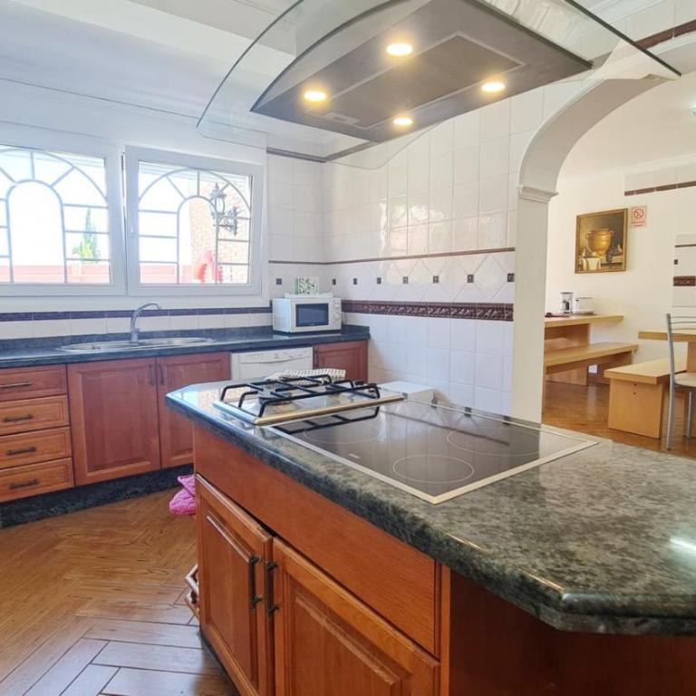 6 Bedroom Villa with Private Pool Games Room - Villa con piscina privada - 47