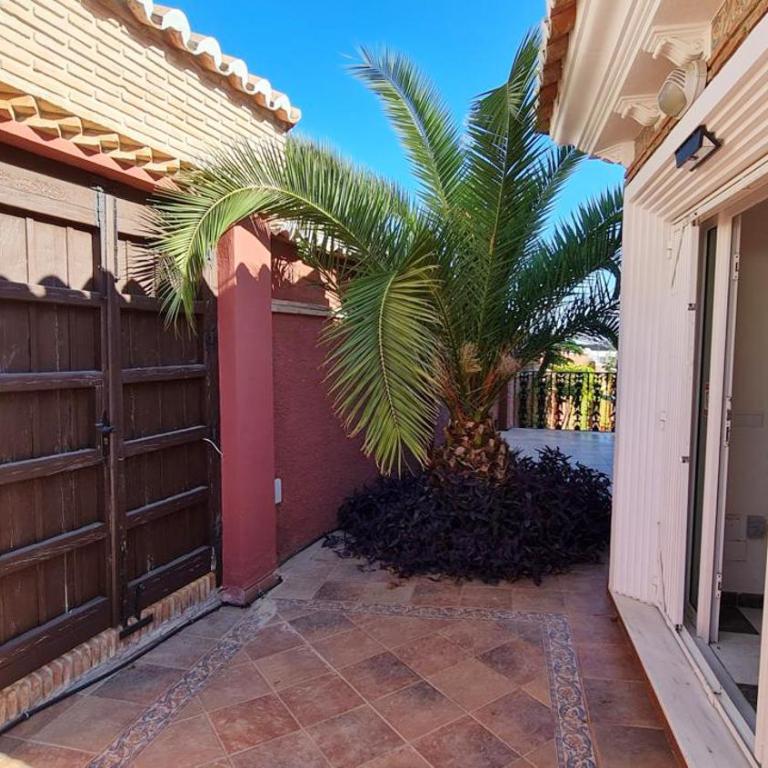 6 Bedroom Villa with Private Pool Games Room - Villa con piscina privada - 48