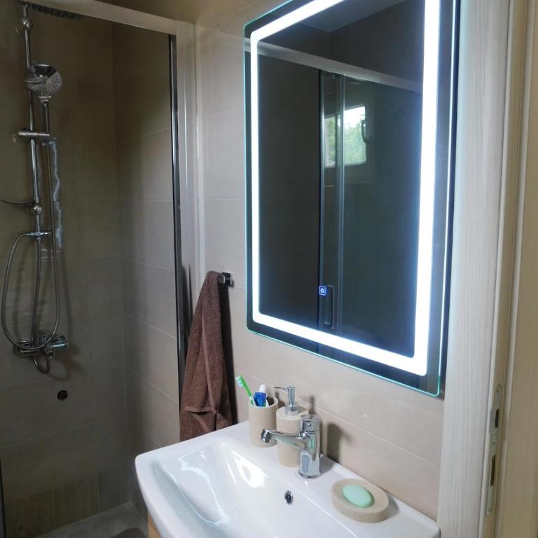 The Cozy Crib - Two - Bedroom Apartment - Apartman sa 2 Spavaće Sobe - 8