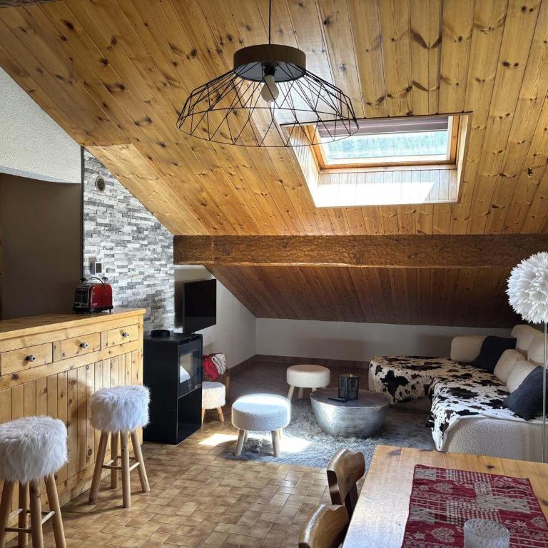 Chaleureux Appartement 3 Pièces à 400m du Téléphérique - FR-1-464-150 - Appartement 2 Chambres - 1