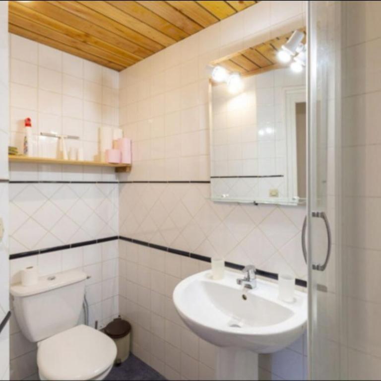 Maison au centre du village, cour privative, au calme, Wi-Fi, cheminée, idéale pour familles. - FR-1-401-234 - Maison de Vacances - 7