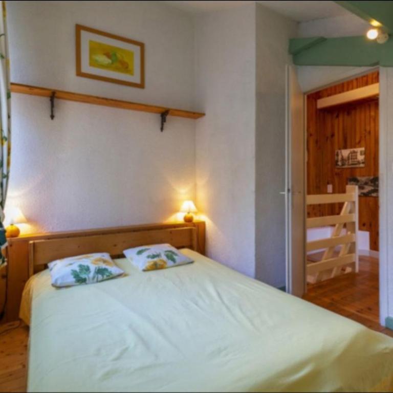 Maison au centre du village, cour privative, au calme, Wi-Fi, cheminée, idéale pour familles. - FR-1-401-234 - Maison de Vacances - 15
