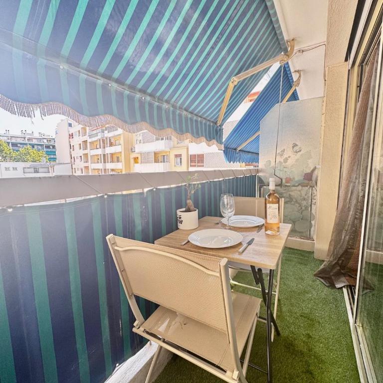 Azur studio plage et viel Antibes - Appartement 1 Chambre - 8