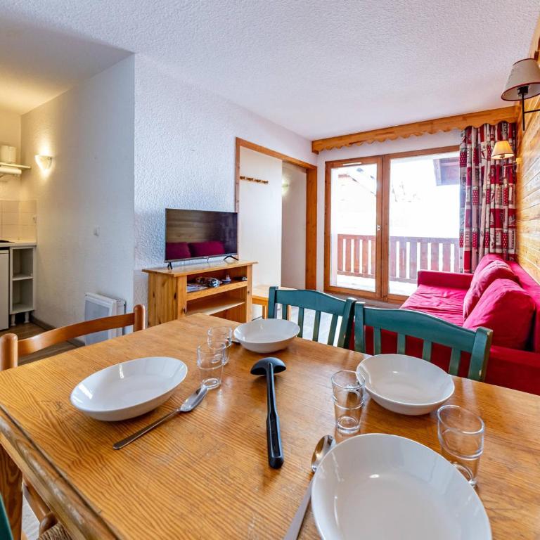 Appartement cosy 6 pers au pied des pistes - FR-1-807-1 - Apartment - 8