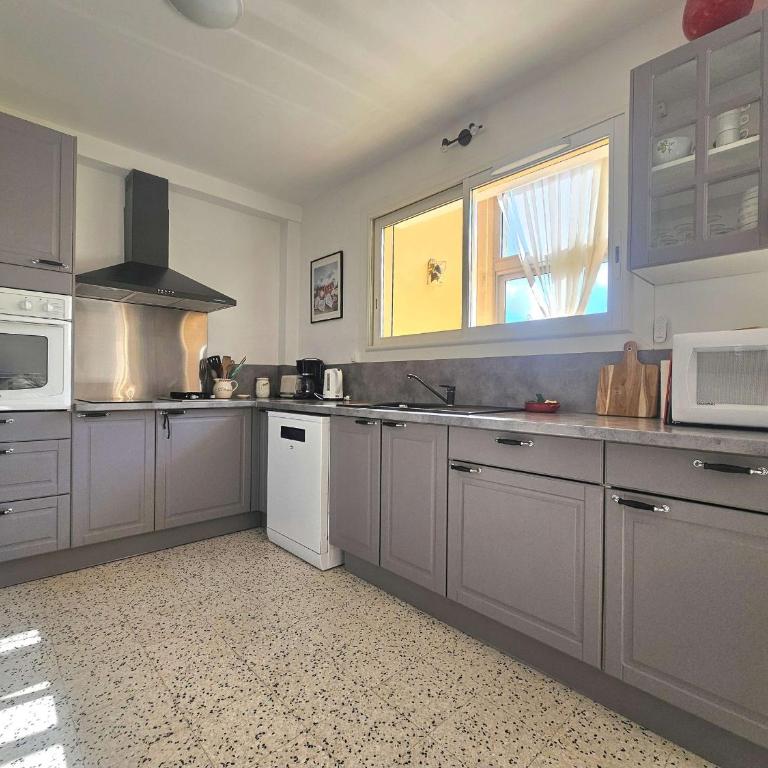 Superbe T3 avec loggias fermées, garage, et wifi à Balaruc-les-Bains, classé 3 étoiles - FR-1-553-216 - Appartement - 5