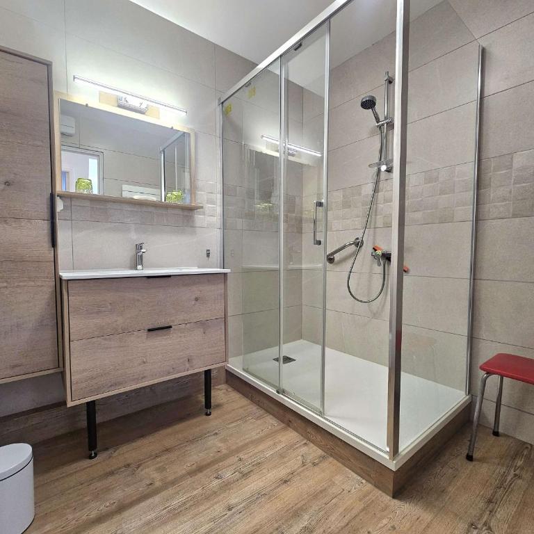 Superbe T3 avec loggias fermées, garage, et wifi à Balaruc-les-Bains, classé 3 étoiles - FR-1-553-216 - Appartement - 13