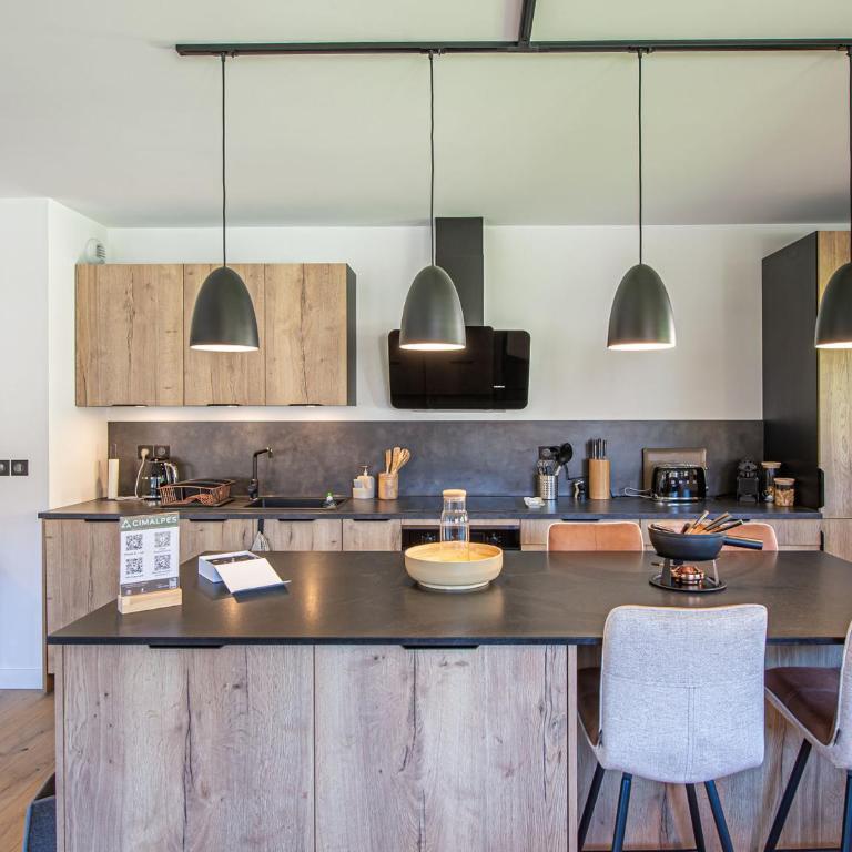 Appartement chic alpin de 100m² avec balcon et garage, proche centre Megève - FR-1-569-100 - Apartment - 10