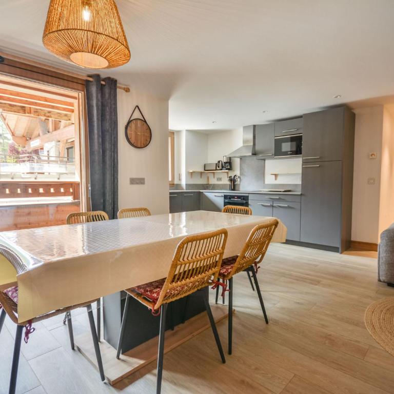 Duplex 8 pers moderne, centre Morzine, proche télécabines - FR-1-684-69 - Apartment - 12