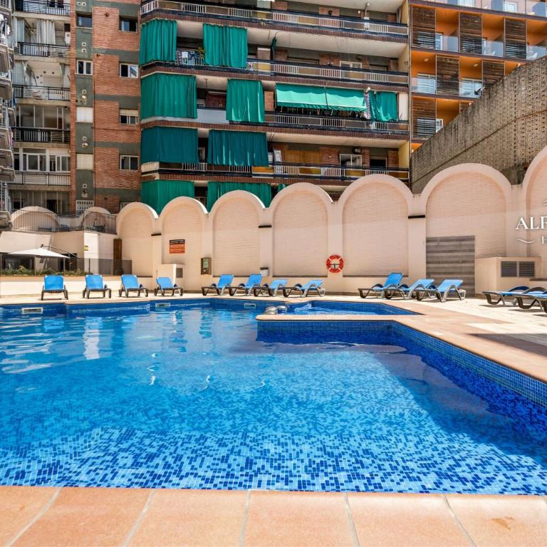 Kuala Suite - Modern Apartment with Pool & Parking - Two-Bedroom Apartment - 19