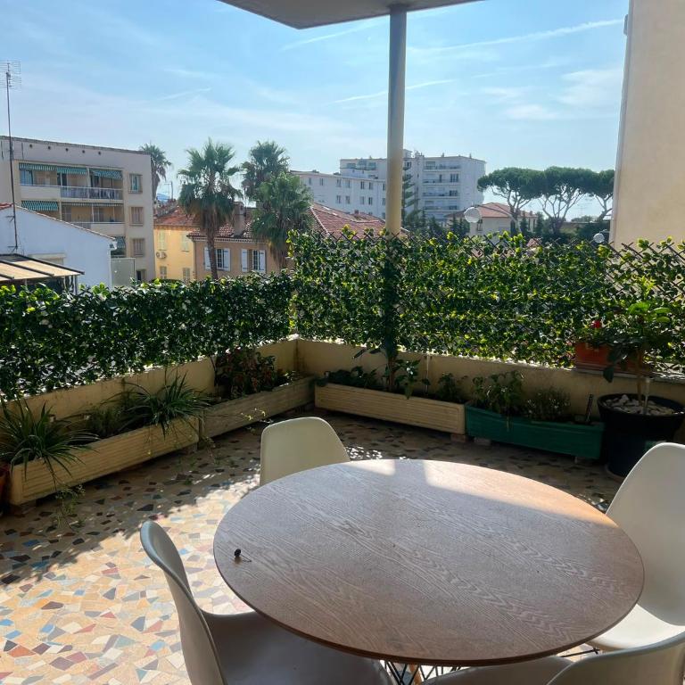appartement de luxe à 5 minutes de la promenade des anglais, vu sur mer , proche de toutes les commodités - Appartement 1 Chambre - 1