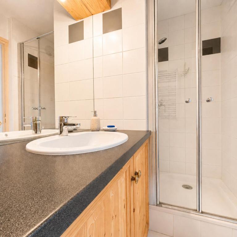 Duplex 3 chambres au pied des pistes avec piscine et parking - Appartement 3 Chambres - 28