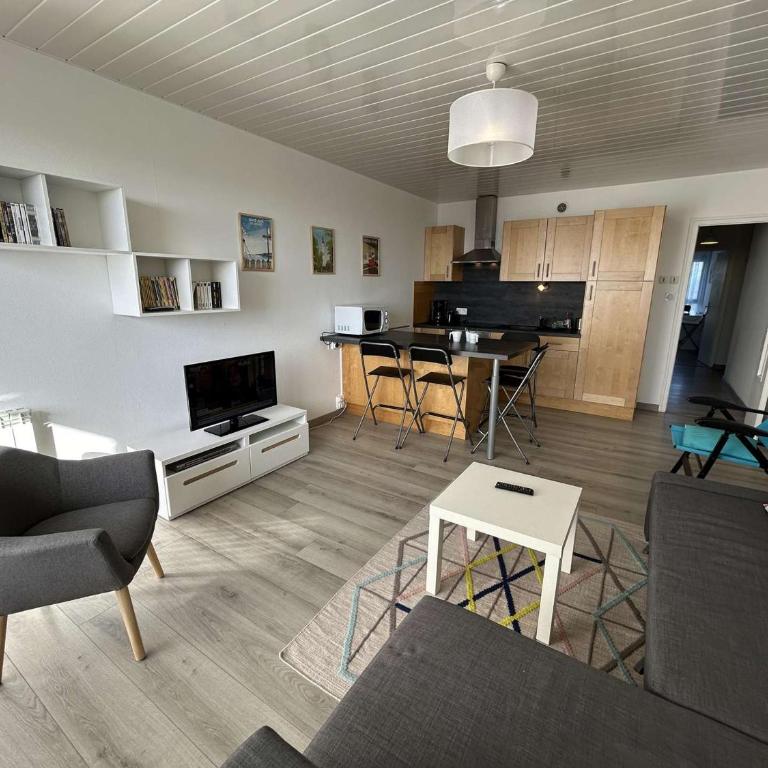 Appartement à 100m de la plage avec balcon, parking, classé 2 étoiles - FR-1-224C-66 - Appartement (5 Adultes) - 2