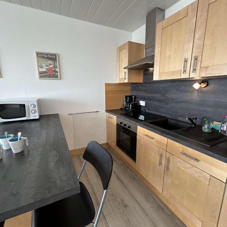 Appartement à 100m de la plage avec balcon, parking, classé 2 étoiles - FR-1-224C-66 - Appartement (5 Adultes) - 5
