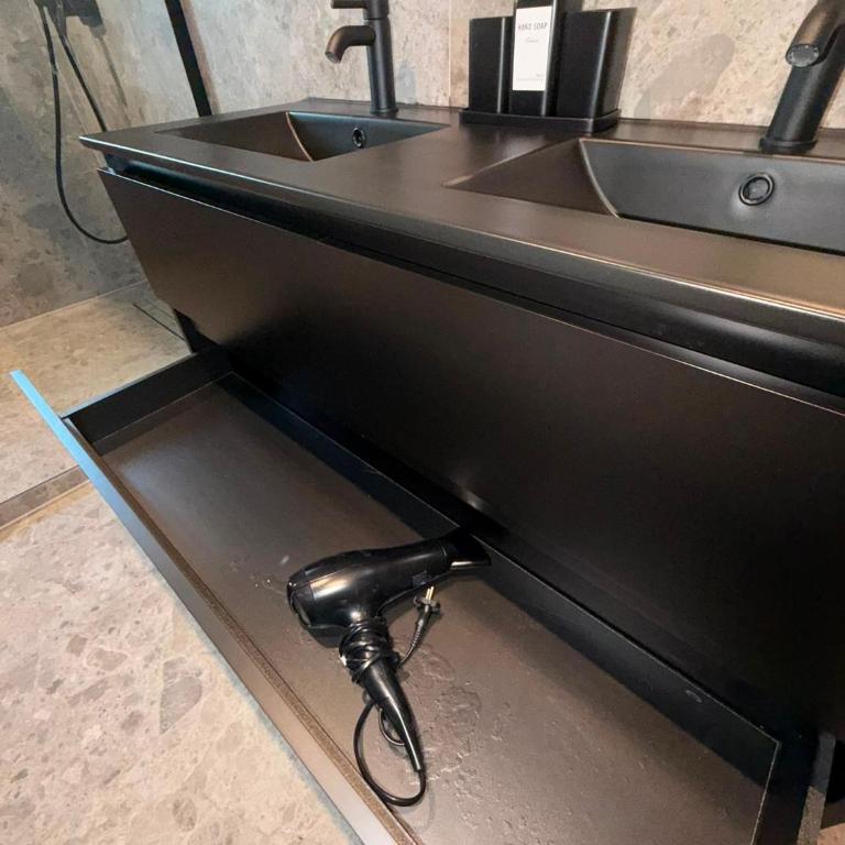 Roomies Living Munich - Chambre Double ou Lits Jumeaux avec Salle de Bains Privative - 9