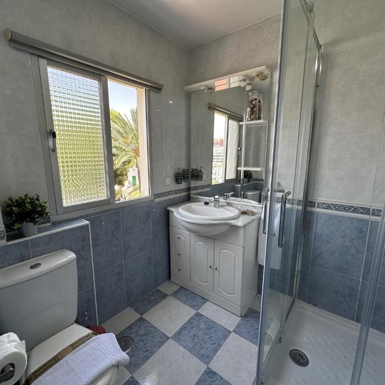 Apto Familiar a 200m Playa Bil-Bil - Two-Bedroom Apartment - 16