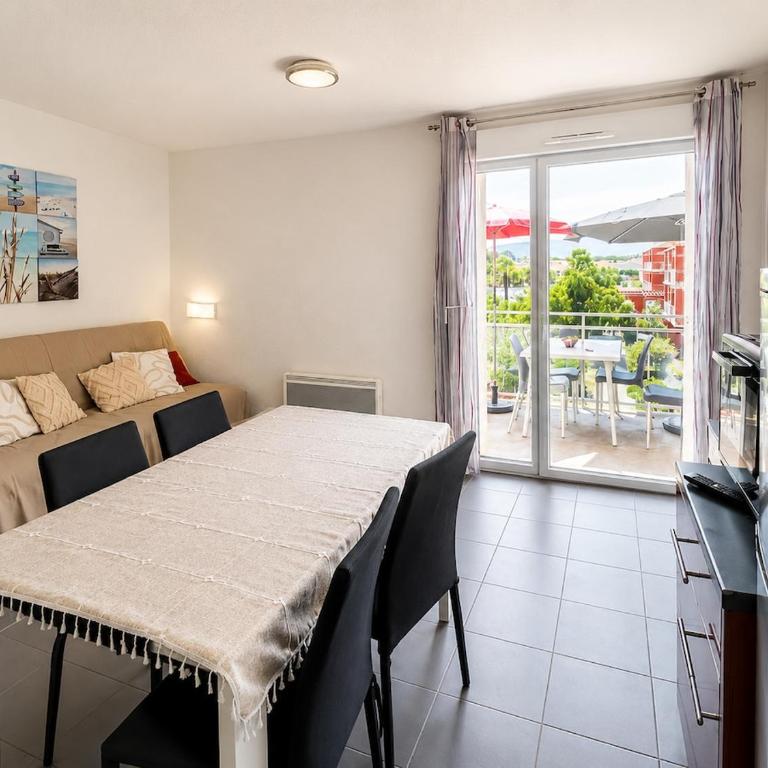 Cozy 1-bedroom apartment with pool & balcony - Appartement 3 Chambres - 2