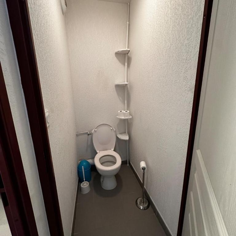 Cozy 1-bedroom apartment with pool & balcony - Appartement 3 Chambres - 4