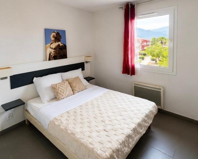 Cozy 1-bedroom apartment with pool & balcony - Appartement 3 Chambres - 11