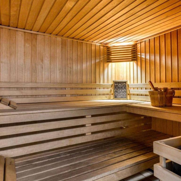 Cozy 1-bedroom apartment with pool & balcony - Appartement 3 Chambres - 24