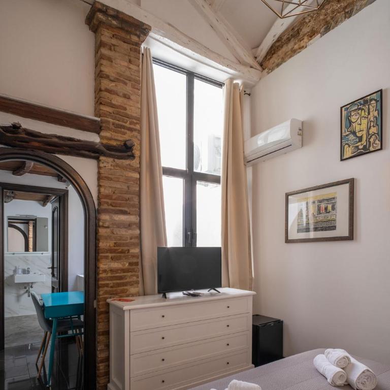 C&O Savoia Deluxe Rooms - Ampia Camera Matrimoniale - 7